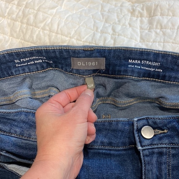 DL1961 Mara Ankle High Rise Instasculpt Straight Distressed Jeans Size 14 - Picture 14 of 16